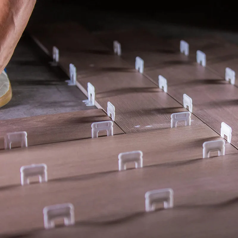 Tile spacers ve tamamlayıcı aksesuarlar
